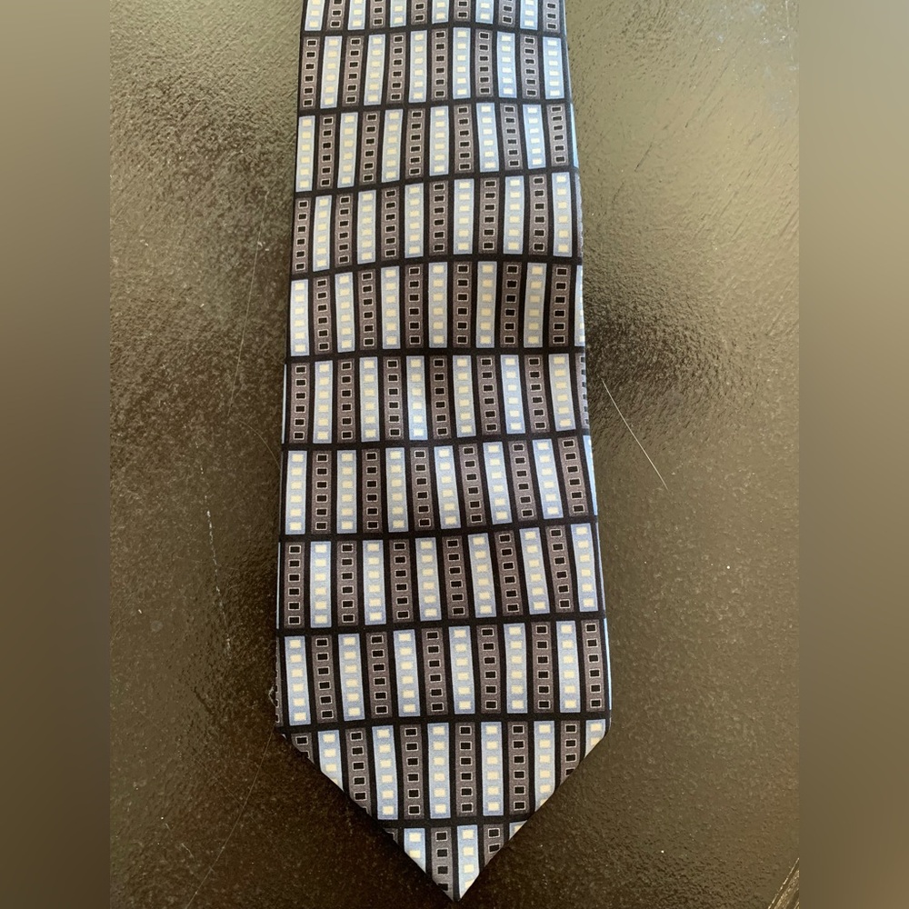 Hermoso of New York silk tie